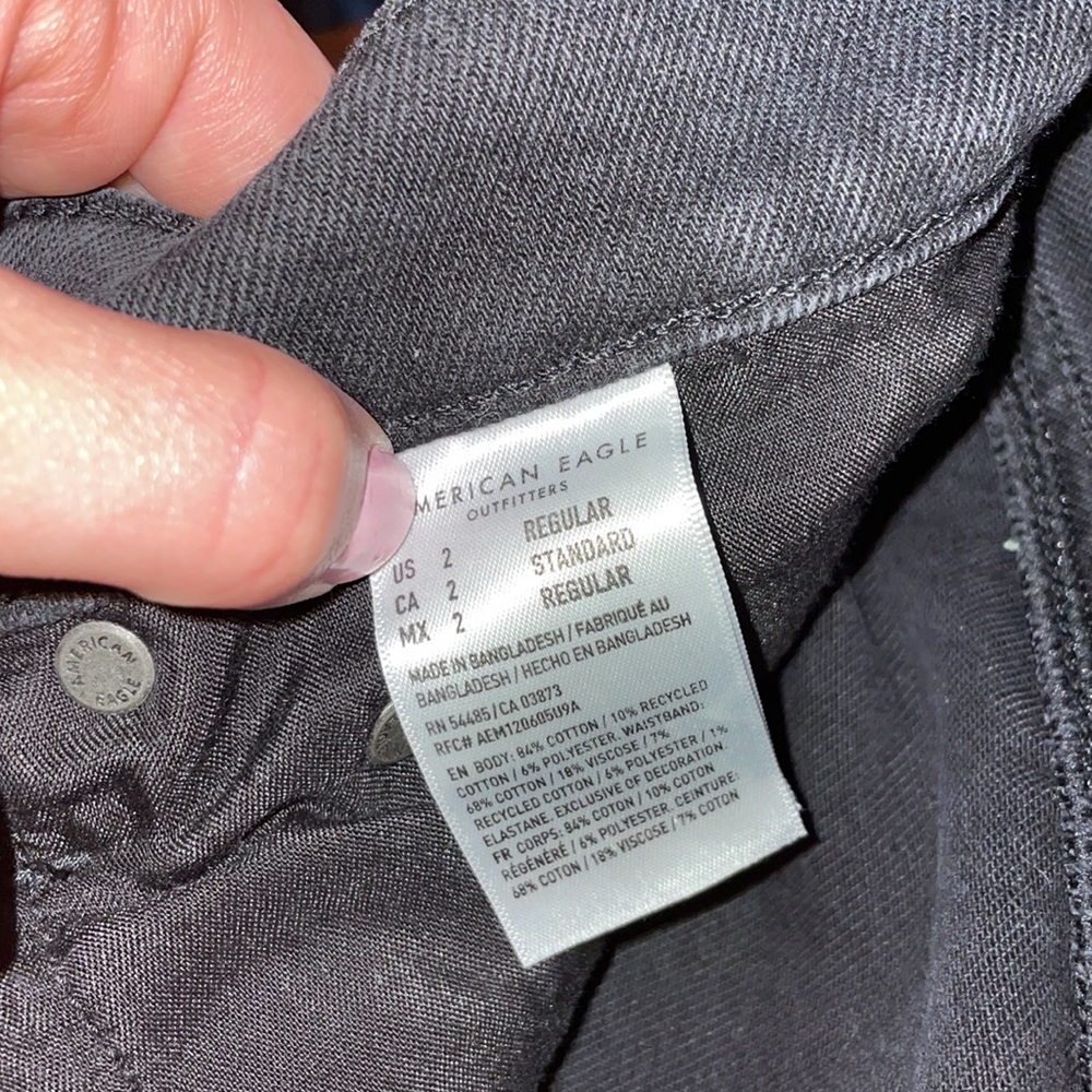 American Eagle highest rise 90’s boyfriend jean - Picture 8 of 9